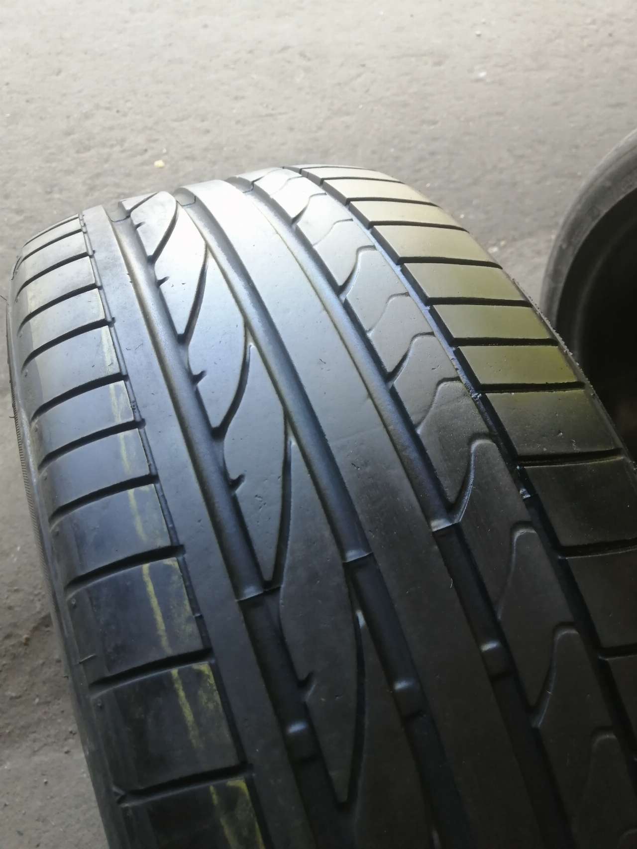 Шины 245. Potenza re050a. 245/40 R19. Резина 245/40 r19 лето. 245 40 Р17 Бриджстоун.