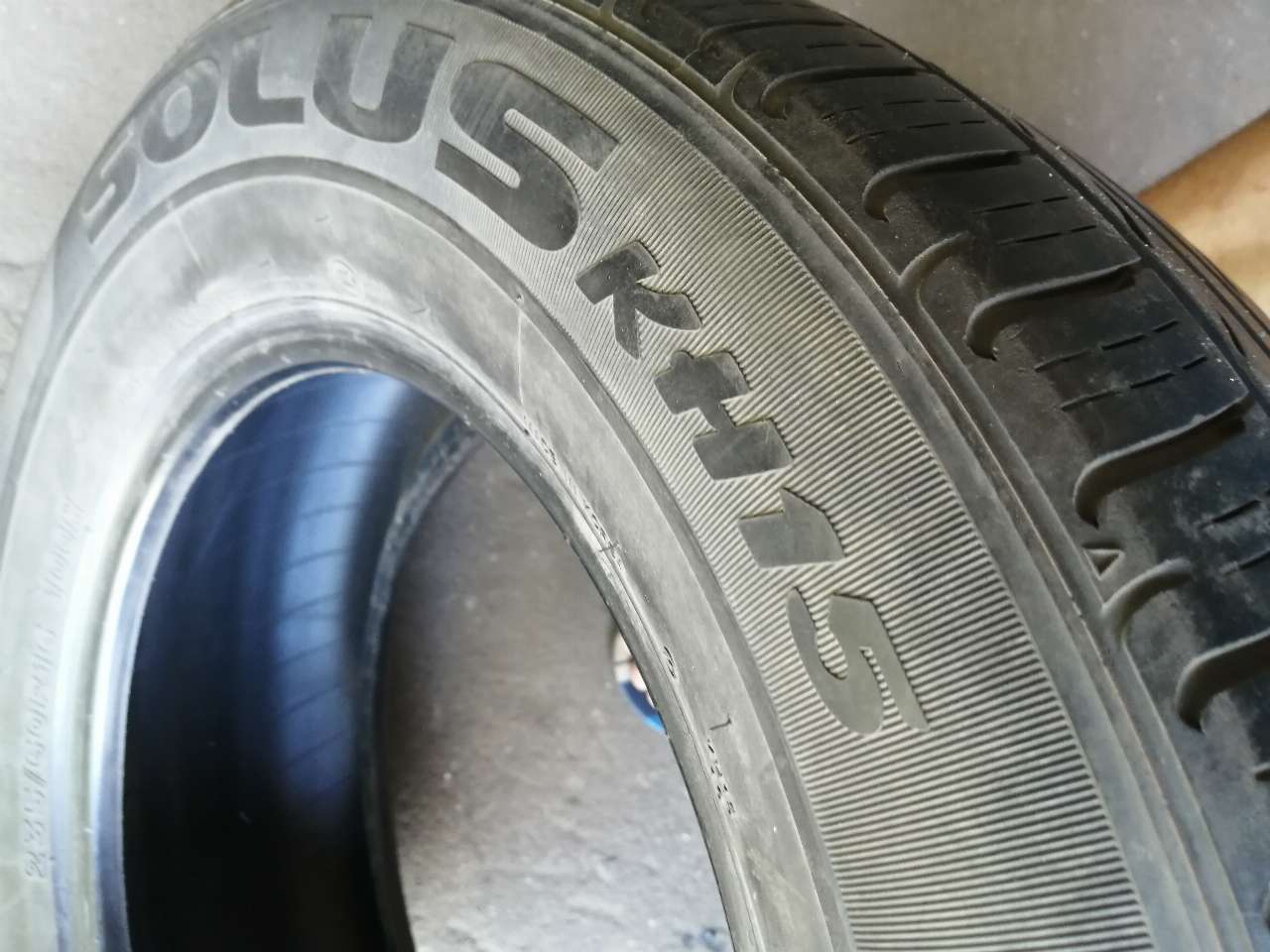 Solus sa01 205 65 r16. Шины Kumho Solus ha31. Kumho Solus ha32 235/55/18. Kumho Solus logo. Автомобильная шина Kumho Solus kh15 165/65 r13 78t летняя.