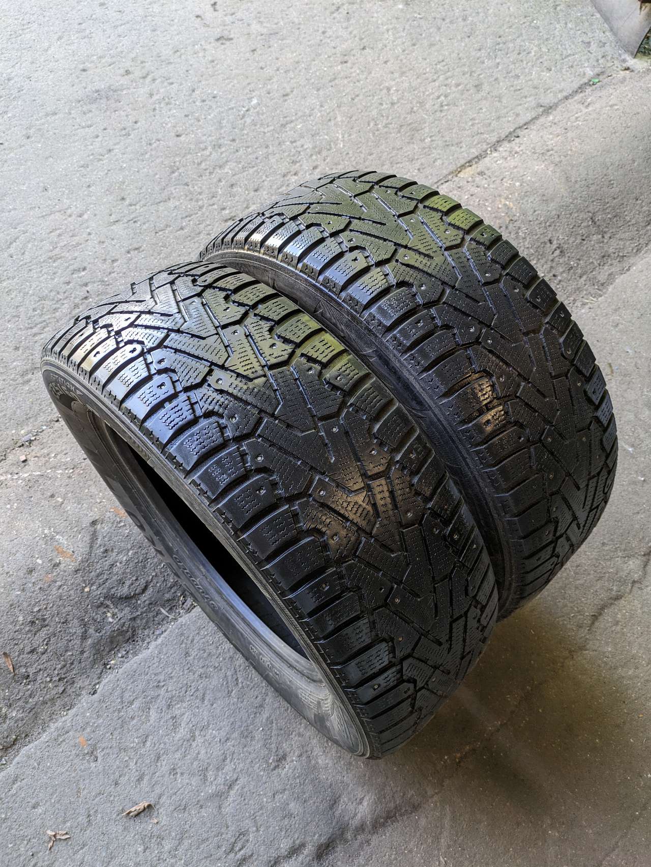 Зимние шины бу 225/60 r17 Pirelli Ice Zero купить в Москве