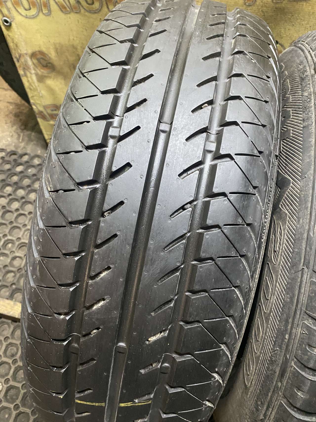 Летние шины бу 215/65 r16 Continental VancoEco купить в Москве