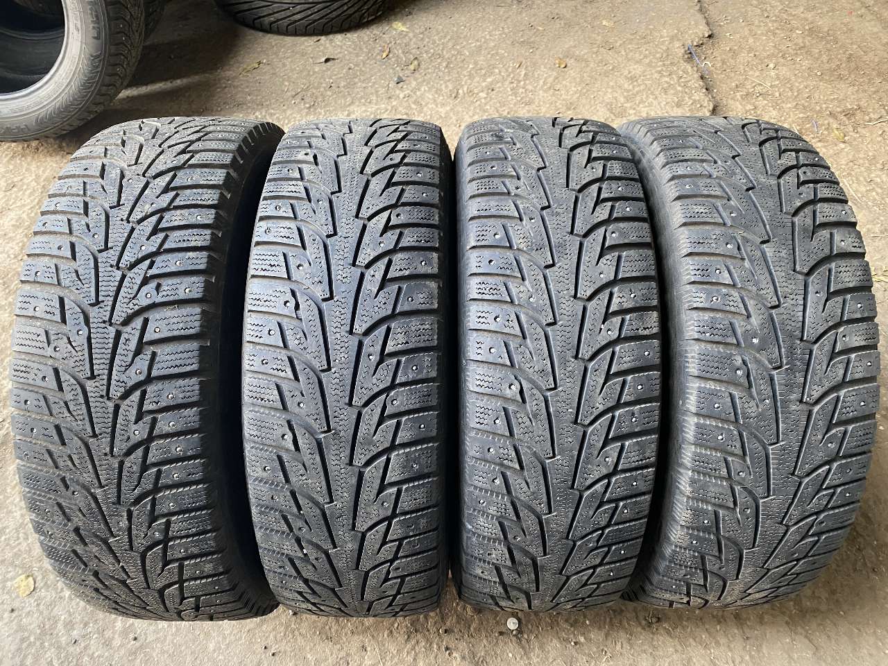 Hankook winter i pike 215 65 r16